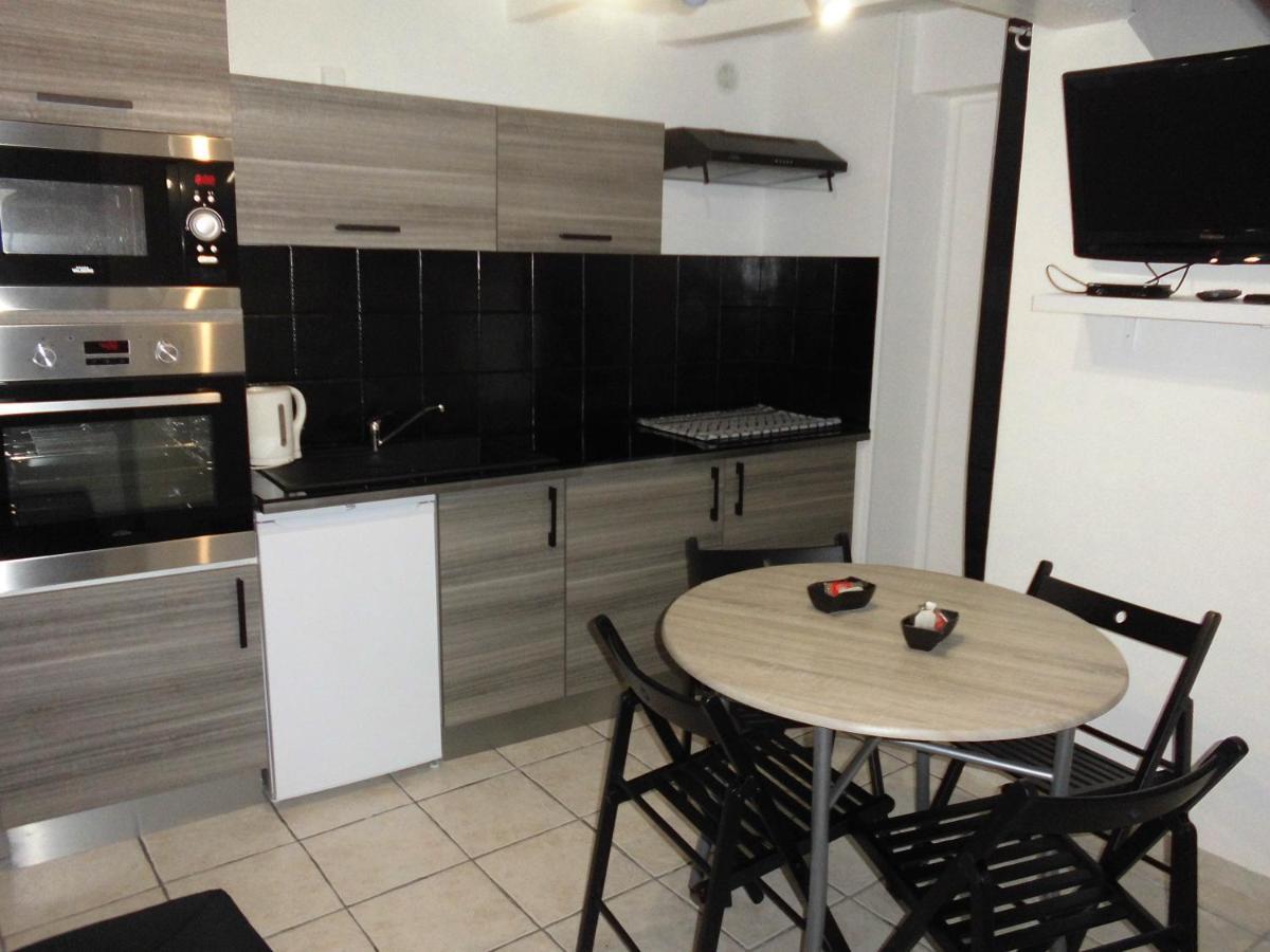 Appartement La p'tite maison à Poncins Extérieur photo